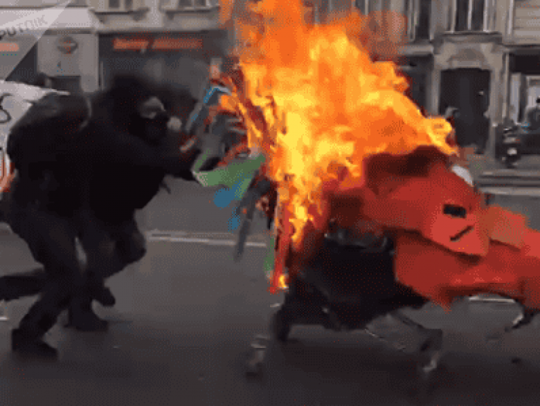 Փարիզում մայիսմեկյան ցույցի ժամանակ ոստիկանությունն արցունքաբեր գազ է կիրառել