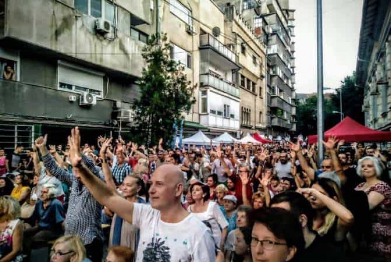 «Հայկական փողոցի» ցնծությունն ու վառվռուն գույները. հայկական մեծ տոնախմբություն Բուխարեստում