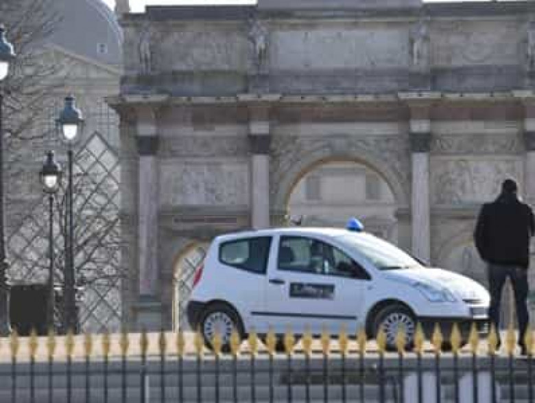 Լուվրի մոտ զինվորականի վրա հարձակված տղամարդը հրաժարվել է ցուցմունք տալ