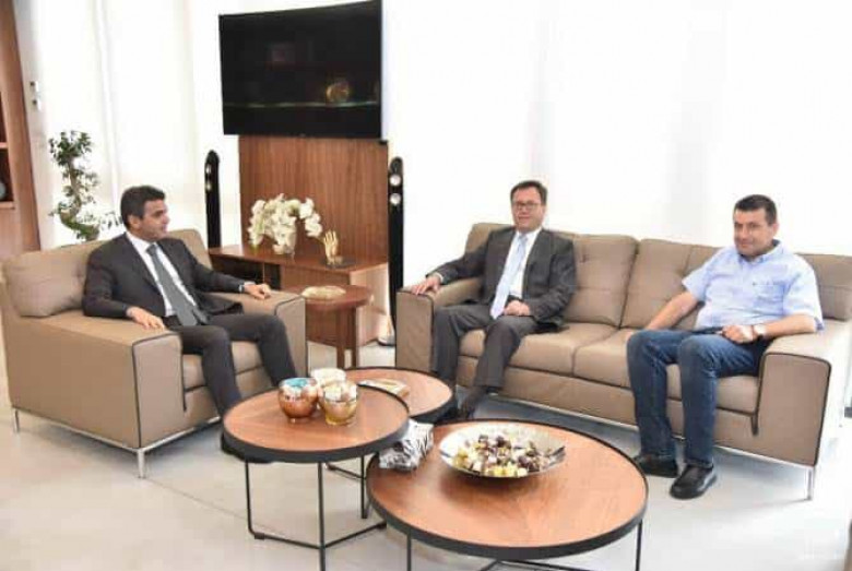 Լիբանանում ՀՀ դեսպանը հանդիպել է Բիբլոսի քաղաքապետի հետ