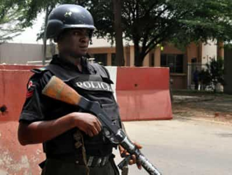 Նիգերիայի հարավում անհայտ անձիք առեւանգել են 16 ուղեւորներով ավտոբուս