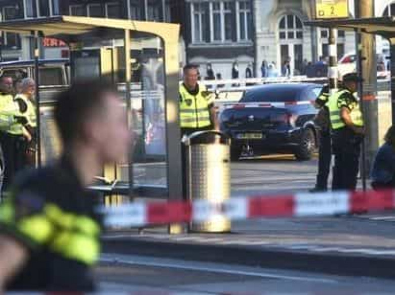 Փարիզի արվարձանում ավտոմեքենան վրաերթի է ենթարկել զինվորականների խմբին