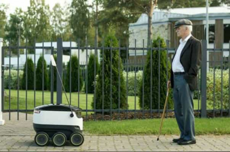 Գինովցած էստոնացին հարձակվել է առաքիչ-ռոբոտի վրա