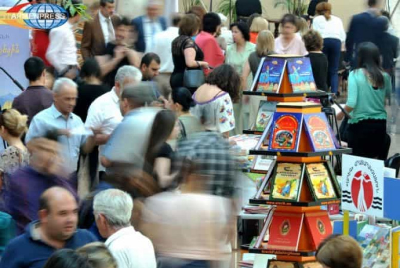 «Նոր գիրք» 3/33. «Տուր ձեռքդ, պստլո», «Ես այնժամ, դեռ մահամերձ», «Քամին Աստվածամոր» և ուրիշ լավ գործեր