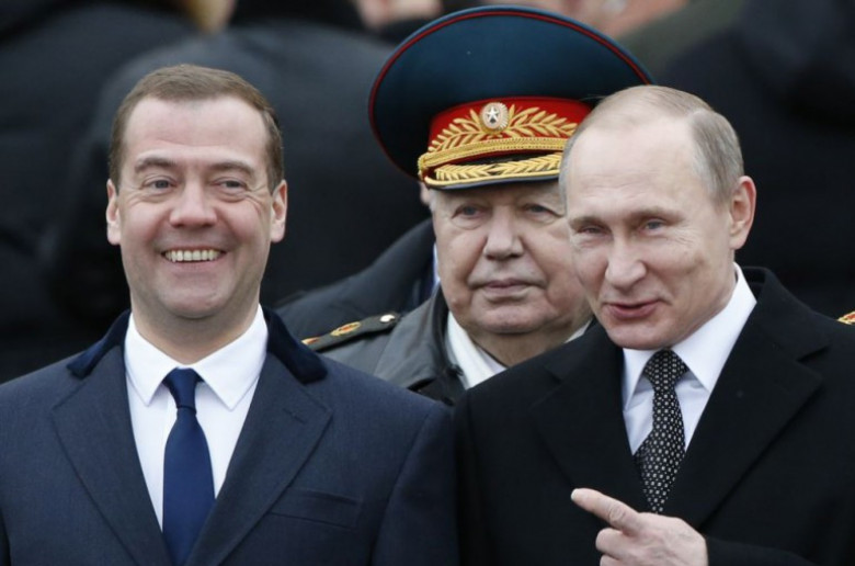 Պուտինը Մեդվեդևին 55-ամյակի կապակցությամբ շքանշանով է պարգևատրել