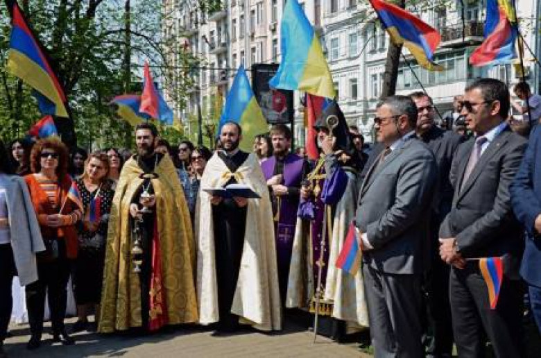 Կիևի հայ համայնքն ու Ուկրաինայում Հայաստանի դեսպանությունը հոլովակ են նկարահանել (տեսանյութ)
