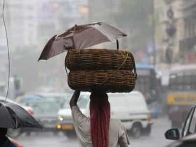 Հնդկաստանում հորդառատ անձրեւների հետեւանքով 48 մարդ է զոհվել