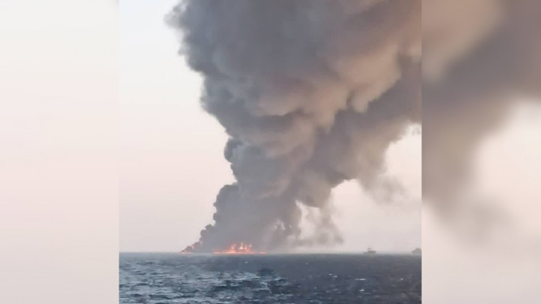 У берегов Ирана затонул военный корабль