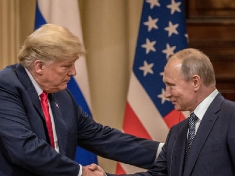 Кремль: Президенты России и США договорились провести встречу в третьей стране