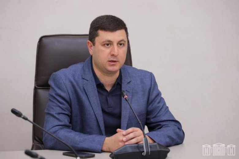 Օրումեջ սպանություններ են` զույգերով, փողոցում, դաշտերում, Եկեղեցում, տո էլ ինչ անհավանական ձև ու տեղ կա` փորձում են. Աբրահամյան