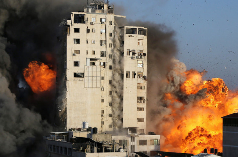 Գազայի հատվածում իսրայելական հարվածի հետևանքով փլուզվել է բարձրահարկ շենք, որում տեղակայված էին մի շարք միջազգային ԶԼՄ-ներ. РИА Новости