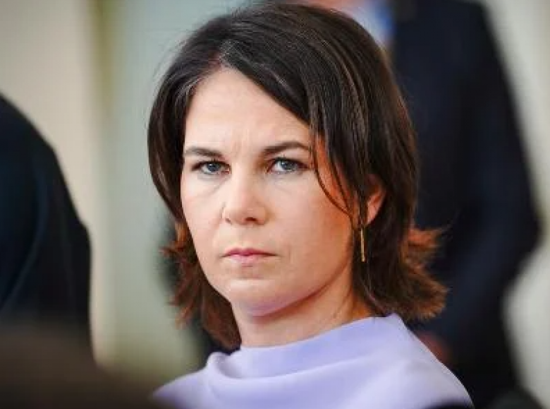 Глава МИД Германии приветствовала решение позволить Украине бить вглубь России