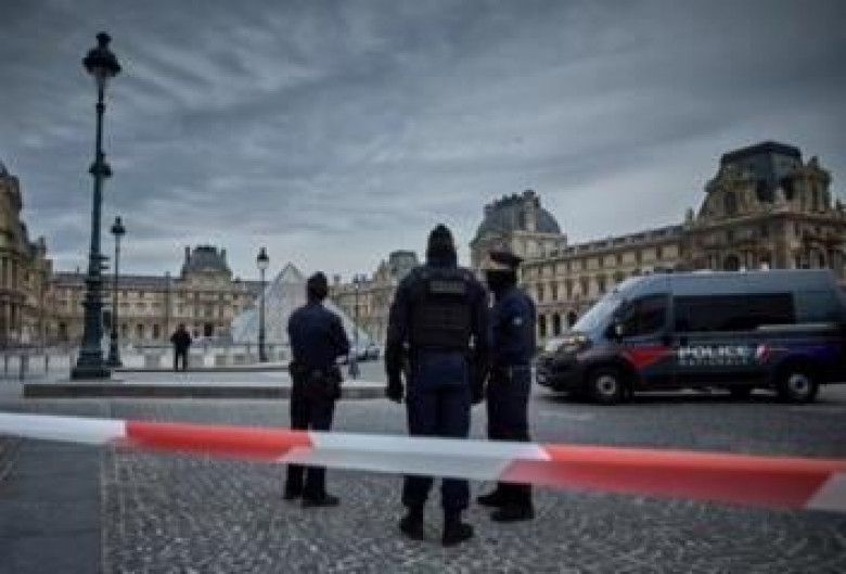 France Info: Счетная палата готовила отчет о проблемах безопасности в Лувре