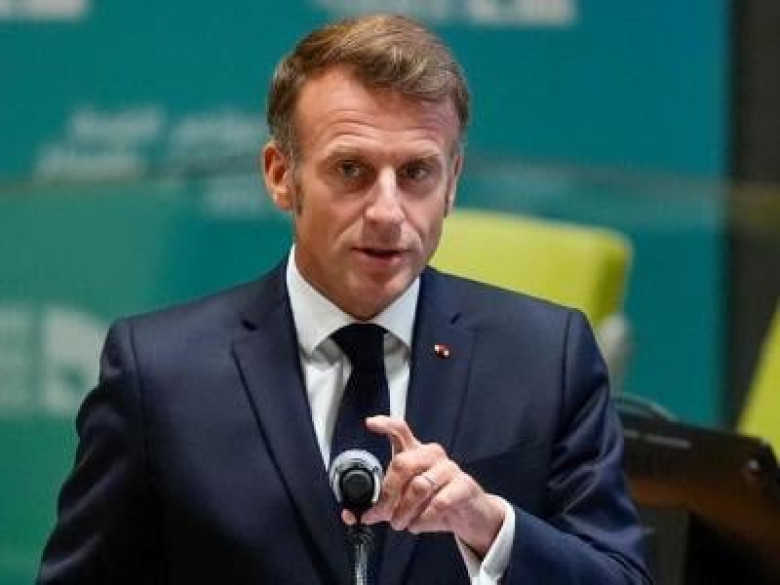 Макрон пообещал, что драгоценности, похищенные в Лувре, будут найдены