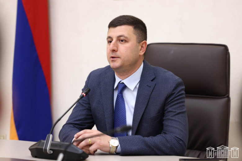 Վստահ ասում եմ` ՀՀ ԶՈւ-ն ոչ թե կրճատելու, այլ համալրելու խնդիր ունի ու դա պետք է ոչ թե պшտերազմ սկսելու, այլ երկրի պաշտպանությունն ապահովելու համար․ Աբրահամյան