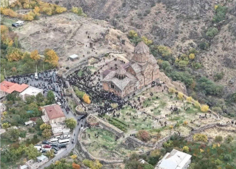 Անհենարան իշխանություն, անաջակից հանրահավաք եկեղեցում. «Փաստ»