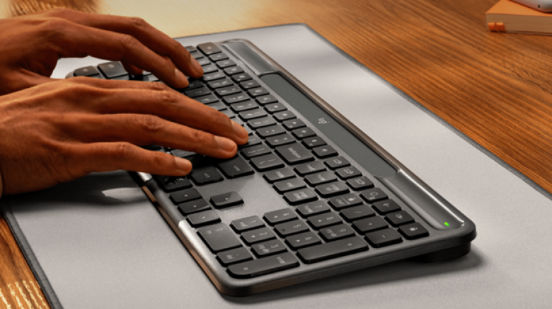 Logitech ընկերությունը ներկայացրել է K980 արևային մարտկոցով աշխատող ստեղնաշարը՝ տասը տարվա մարտկոցի աշխատանքային կյանքով