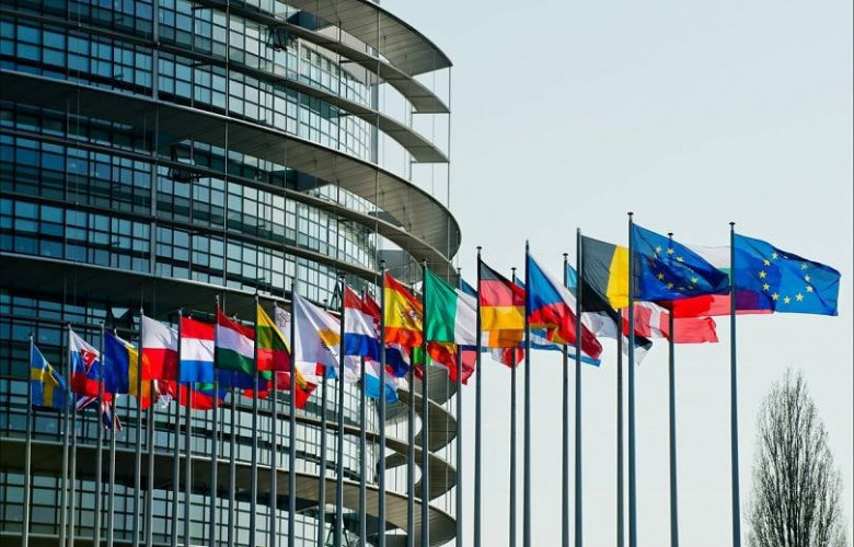 ՊԱՏՄՈՒԹՅԱՆ ԱՅՍ ՕՐԸ (1 ՆՈՅԵՄԲԵՐԻ).Ուժի մեջ է մտել Մաասթրիխթի պայմանագիրը, որով փաստացի ստեղծվել է Եվրամիությունը.«Փաստ»